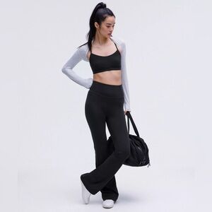 Black Flared Pants Lululemon ✨✨ 
Groove Nulu Super-High-Rise
Flared Pant
Regular